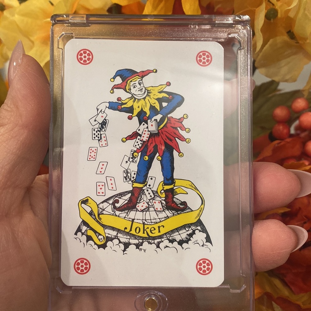 Louis Vuitton "R" Playing Card - Picture 7 of 9